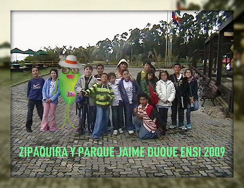 tl_files/images/others/hojita parque jaime duque con ninos.jpg